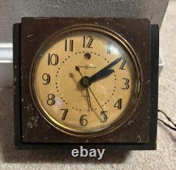 1930s 1940s General Electric GE Wood Block Art Deco Red Eye Alarm Clock 7H132