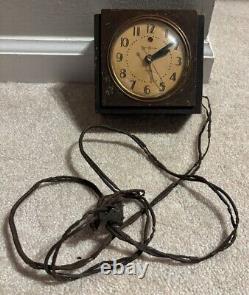 1930s 1940s General Electric GE Wood Block Art Deco Red Eye Alarm Clock 7H132