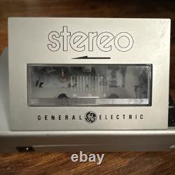 1981 Vintage General Electric Model 3-5270 Stereo Cassette Player Works! WithCase