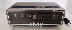 1984 General Electric Flip Clock Radio Alarm Clock 7-4305F CLOCK Works Great