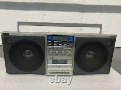 (2) Vintage Boomboxes Ghetto Blasters General Electric 3-6035B In Good Condition