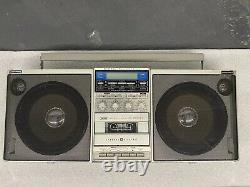 (2) Vintage Boomboxes Ghetto Blasters General Electric 3-6035B In Good Condition