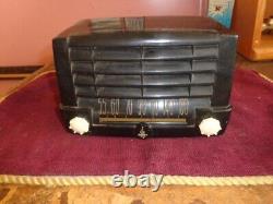 5 Vintage Radios, (General Electric, Zenith) Only One Works