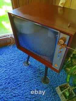 50s / 60s  GE 21T060 Vintage tube TV Television General Electric LOCAL PARTS