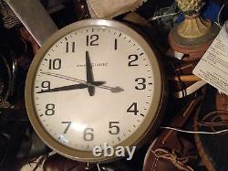 Accurate Time Keeping Made In USA Vintage General Electric Model 2012 Wall Clock