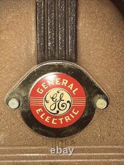Beautiful Vintage GE General Electric AVH45 Hand Held Vacuum Cleaner 110V AC/DC