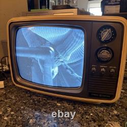 CRT TV General Electric 12XF3104S Vintage Television Tube TV Model 12XF3104S