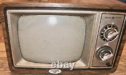 Dirty & Dusty Vintage General Electric Knob Gaming Tv + Vintage Daewoo Tv