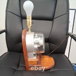 G. E General Electric Type I-50-A Meter Table Lamp Vintage turns when powered on