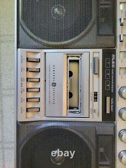 GE 3-5258A vintage boombox General Electric ghettoblaster 80s retro