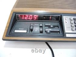 GE 7-4880 Digital Alarm Clock Radio Vintage General Electric Works, Needs Cl