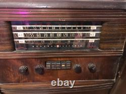 GE Antique Phonograph. /AM Radio