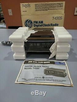 GE General Electric AM/FM Alarm Rotating Clock Radio 7-4305 A Wood Grain Vtg BOX