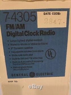 GE General Electric AM/FM Alarm Rotating Clock Radio 7-4305 A Wood Grain Vtg BOX