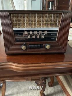 GE Model 321 AM Radio Vintage