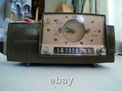 GENERAL ELECTRIC Vacuum tube radio with clock Vintage F/S From Japan