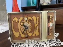 GROOVY 1970s Retro Solid State General Electric C3300A AM Alarm Clock Radio