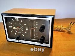 General Electric AM Clock Radio