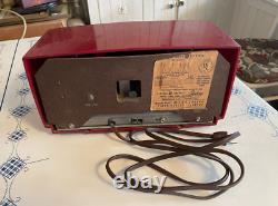 General Electric Cranberry Red 1953 Model 548PH AM Vacuum Tube Radio Clock