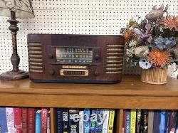 General Electric GE J-71 Vintage Table Top Radio
