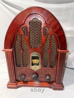 General Electric GE Model No 7-4100JA Cathedral AM/FM Radio Wood, Works Well