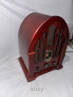 General Electric GE Model No 7-4100JA Cathedral AM/FM Radio Wood, Works Well
