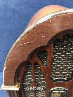 General Electric GE Reproduction Model No 7-4100JA Cathedral AM/FM Radio Wood