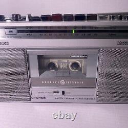 General Electric GE Vintage Cassette Player & Radio With Power Cord Model 3-5285A