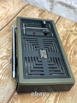 General Electric GE Vintage Home Sentry Radio Model 7-2844A