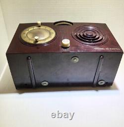 General Electric GE Vintage Tube Clock Radio Model 510 Works Well