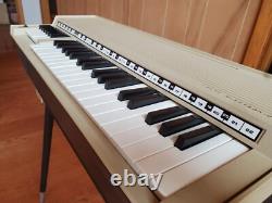 General Electric Keyboard GE N3815A 3-Octave Air Chord Organ with Legs VINTAGE