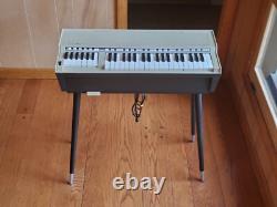 General Electric Keyboard GE N3815A 3-Octave Air Chord Organ with Legs VINTAGE