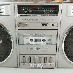 General Electric MLS3 Model 3-5259A BoomBox Radio Cassette Music AM FM VTG