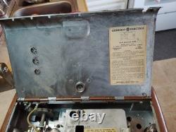 General Electric Metal Am Radio Battery Charger Built In, 1946 47 Vintage Usa
