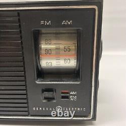 General Electric Solid State AM-FM T2210A GE Vintage WORKING