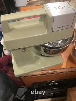 General Electric Vintage Stand Mixer, 3 Stainless Steel Bowls, Remarkable Shape