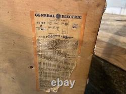 General Electric Vintage Tube Radio J-620 J-62 Treasure Chest Radio Rare