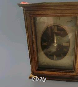 L Vintage Antique General Electric GE Model 8118 Electric Clock Shelf or Mantel