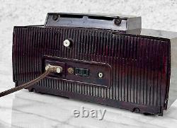 Mid-Century Art Deco General Electric #911 Clock AM Radio