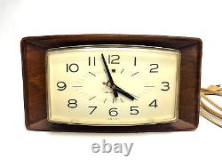 Mid Century General Electric Model 2073 (faux) Wood Wall Clock. MCM. WORKS. (G)