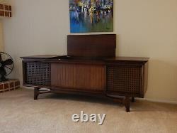 Mid Century Vintage General Electric Console Stereo Record Player (Can Ship)