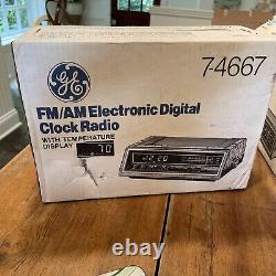 NEW GE General Electric AM/FM Temperature Digital Clock Radio Alarm 7-4667