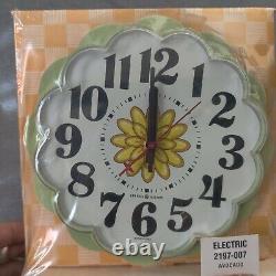 NEW NOS Vintage General Electric GE Kitchen Wall Clock FLOWER #2197 AVACADO
