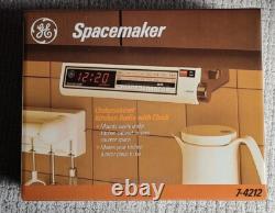 NEW Vintage GE Spacemaker UNDER CABINET Kitchen AM/FM RADIO with Clock 7-4212