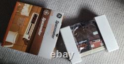 NEW Vintage GE Spacemaker UNDER CABINET Kitchen AM/FM RADIO with Clock 7-4212