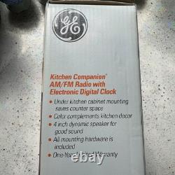 NEW Vintage GE Spacemaker UNDER CABINET Kitchen AM/FM RADIO with Clock 7-4212