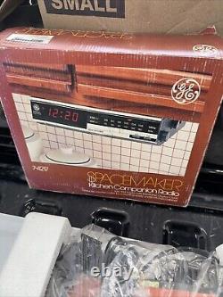 NEW Vintage GE Spacemaker Under Cabinet Kitchen AM/FM Radio Clock 7-4217