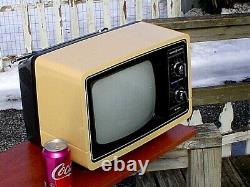 Nice Vintage 1978 Ge General Electric 10'' Color Television Tv
