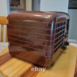 RARE Vintage 1939 General Electric GE H610 Tube Radio Gorgeous Plays Terrific