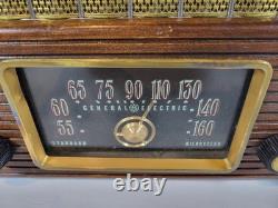 RARE Vintage General Electric C-103 Tube Radio 1950s Mahogany Case